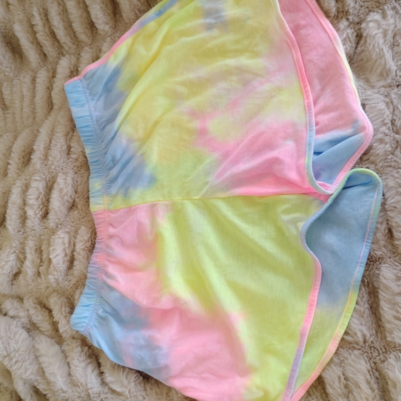 Colorful Tie-Dye Tank and Shorts Set - Picture 3 of 6